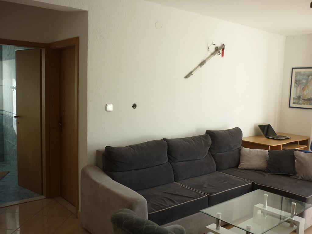 Apartments Nikola Pucisca Eksteriør bilde